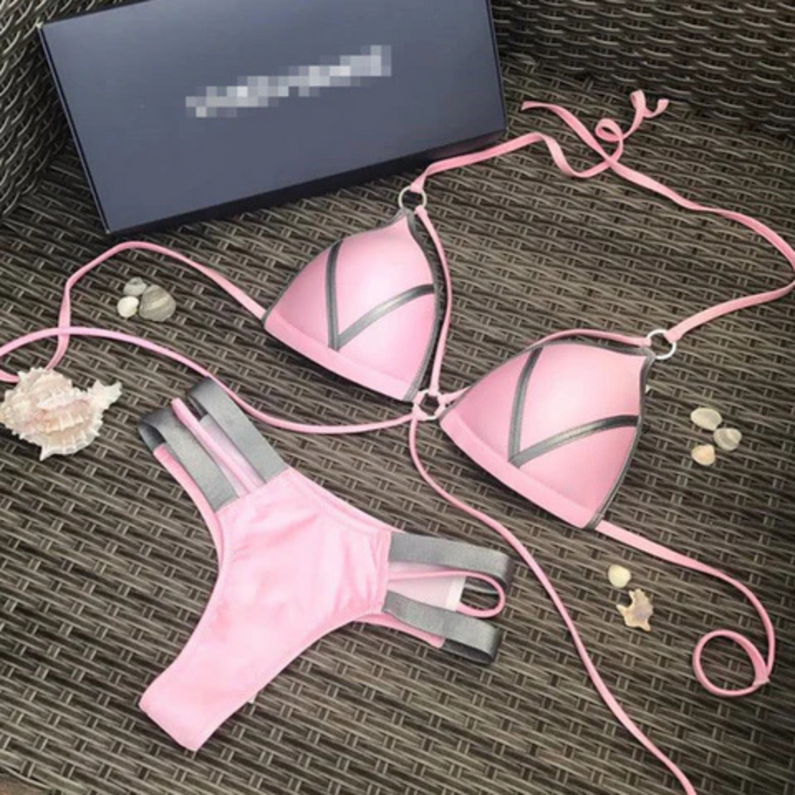 Komfortowy damski strój kąpielowy typu bikini | Trójkąt